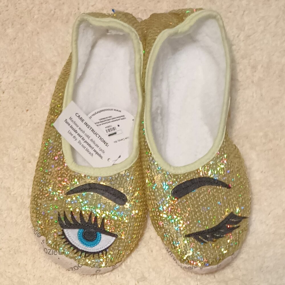 Eye Candy Bling Snoozies Sequin Slipper Socks w/ Non-Skid Grips & Sherpa Lining - Picture 2 of 6